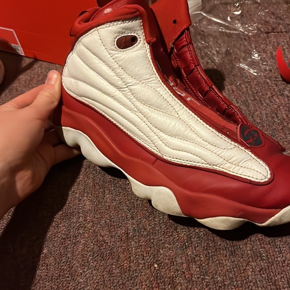 Jordan pro strong, gym red and white lightly creased, clean, comfortable. - Picture 6 of 6